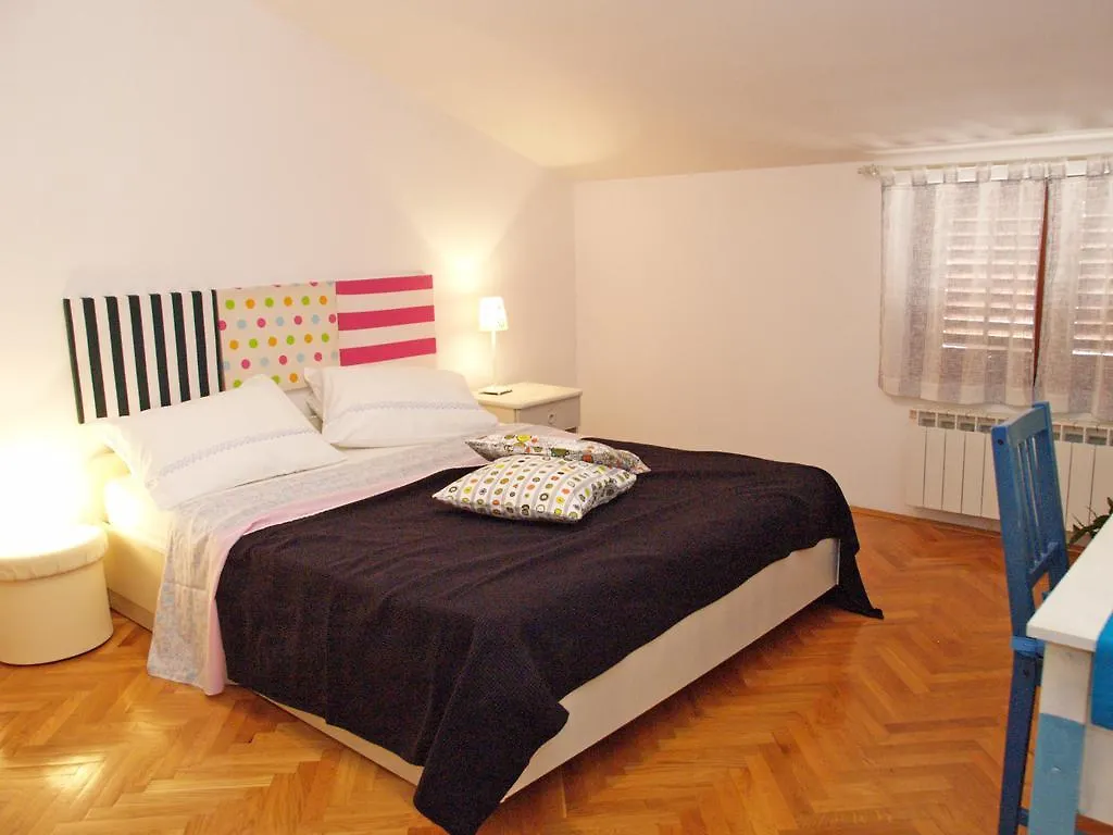 Family Friendly Apartments Pola Croazia